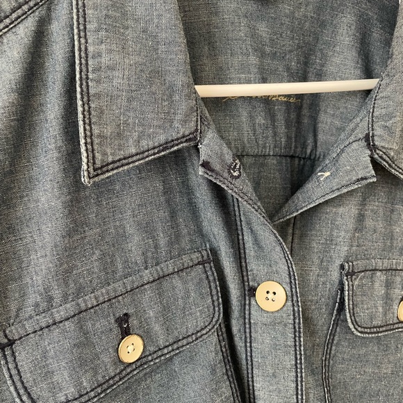 Eddie Bauer Chambray car coat with drawstrings and metal buttons - Picture 2 of 5